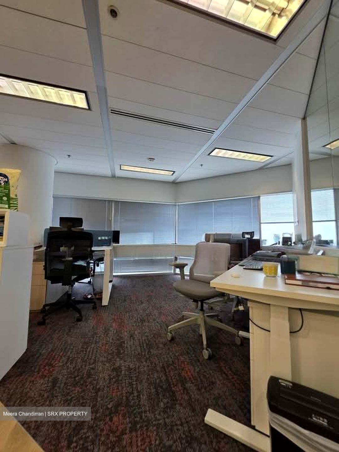 Gateway East (D7), Office #566773871